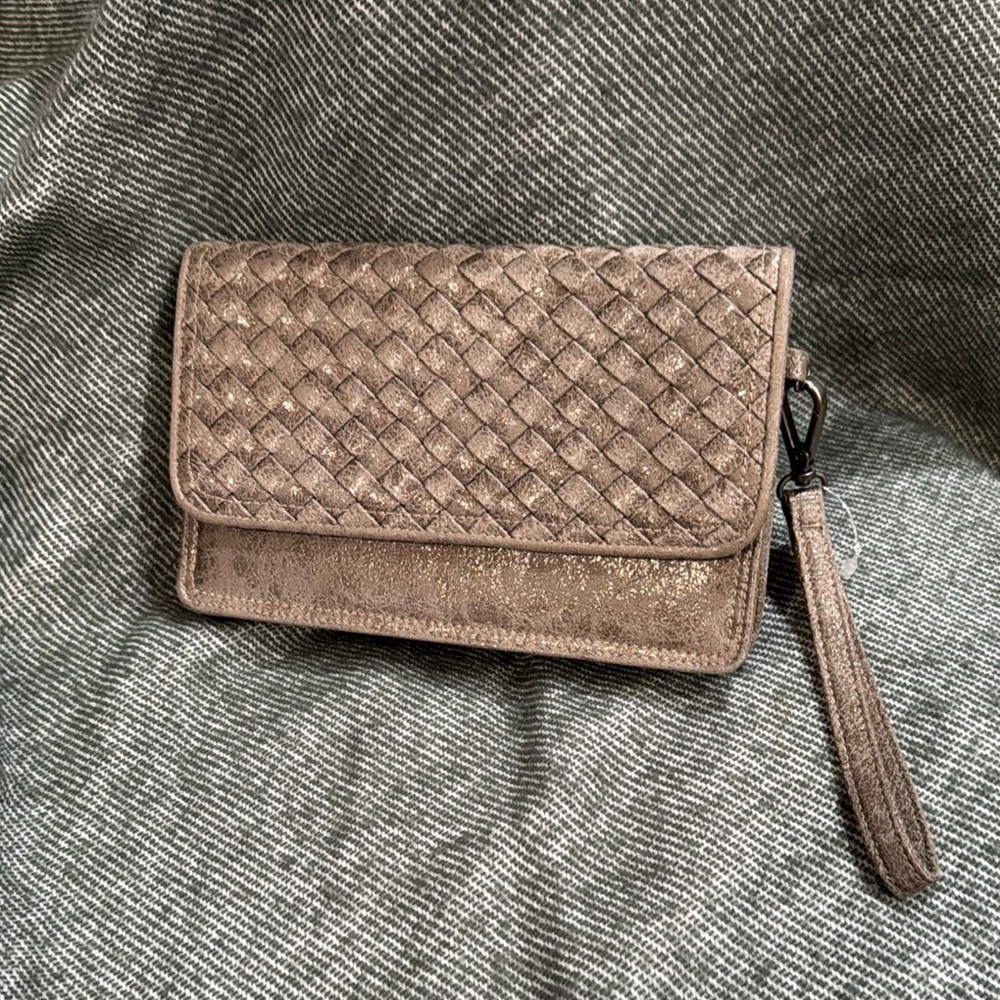 Matt & Nat Elegant Woven Clutch Wristlet in Brown